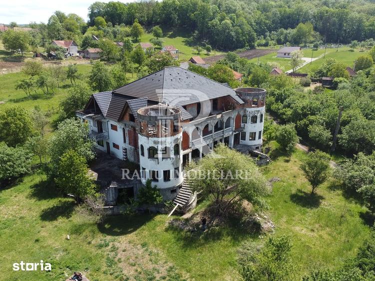 Casă cu Teren 5794 Mp în Aușeu