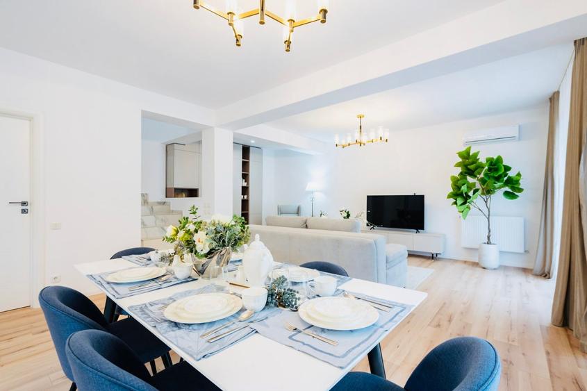 Duplex cu 4 camere cu Canalizare în 1 Decembrie
