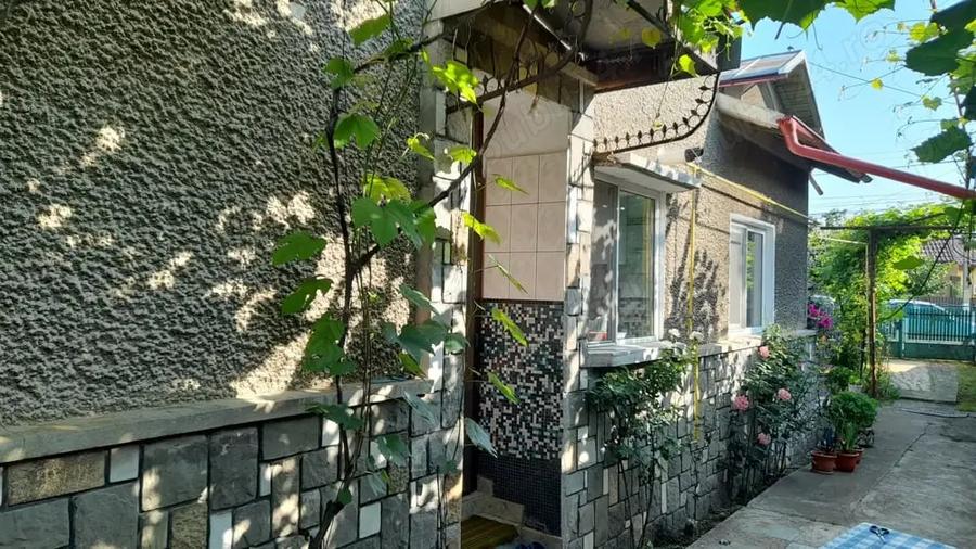 Casă cu 4 camere în Băicoi