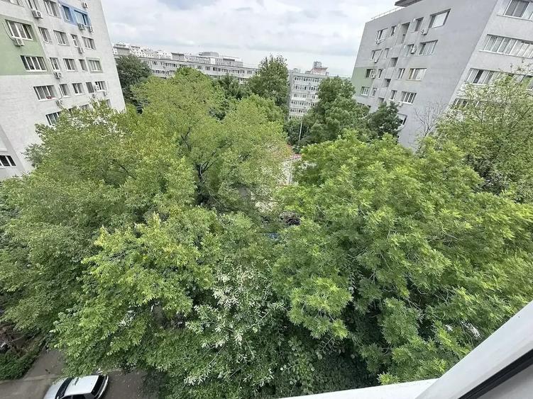 Apartament cu 2 camere semidecomandat, mobilat în 1 Mai