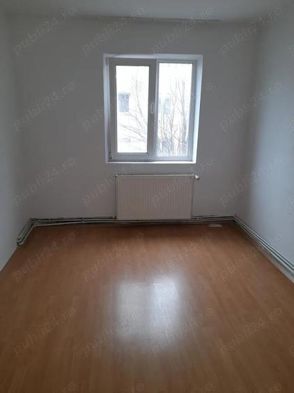 Apartament cu 4 camere, decomandat, la etaj 3, in Caransebes, 73.500euro - 5