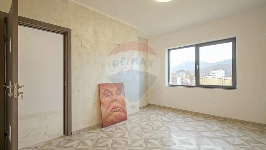 Casă cu 5 camere cu Teren 400 Mp în Bunloc