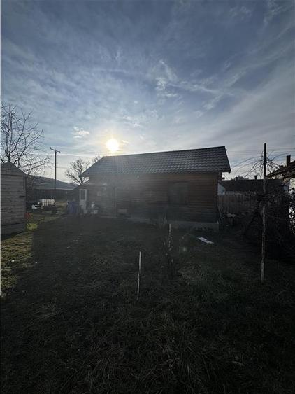 Casă cu 3 camere cu Teren 1000 Mp în Central