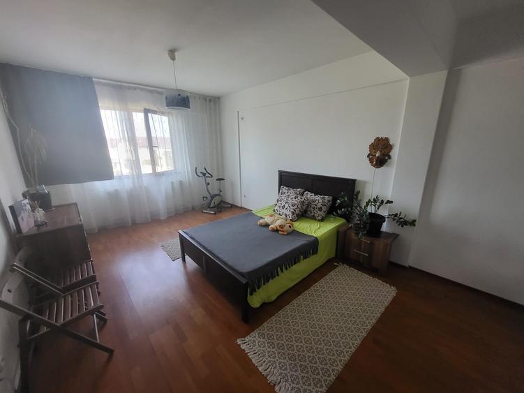 Apartament cu 3 camere decomandat în Prelungirea Ghencea