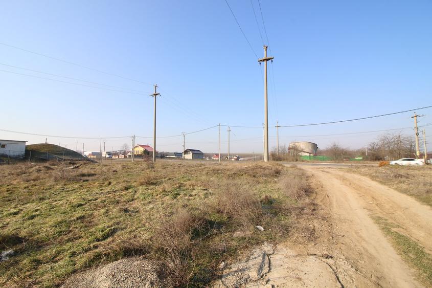 Teren Construcții extravilan de 1600 mp, în Tulucești