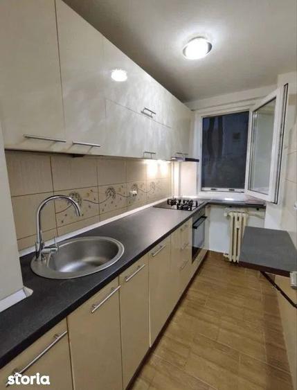 Apartament cu 2 camere decomandat, mobilat în Tei