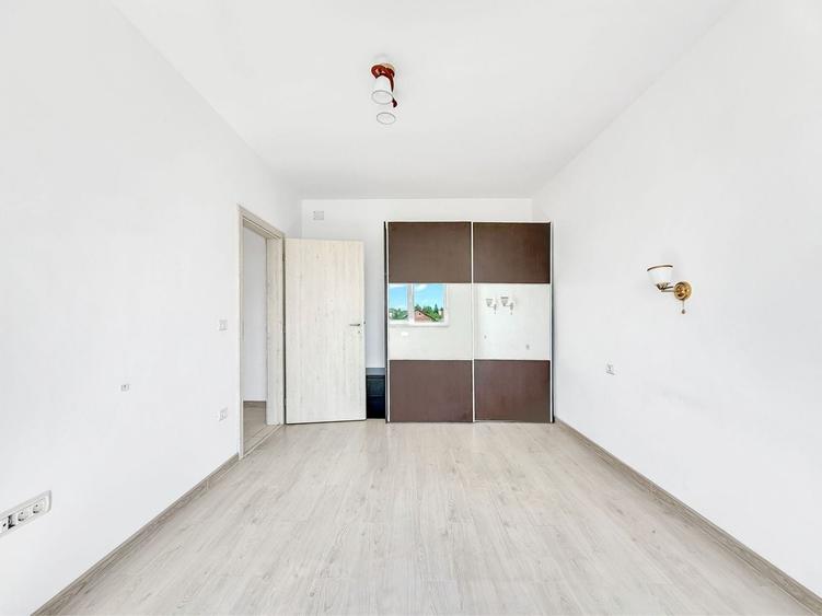 Apartament cu 2 camere semidecomandat în Giroc