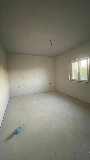 Casă cu 3 camere în Giarmata