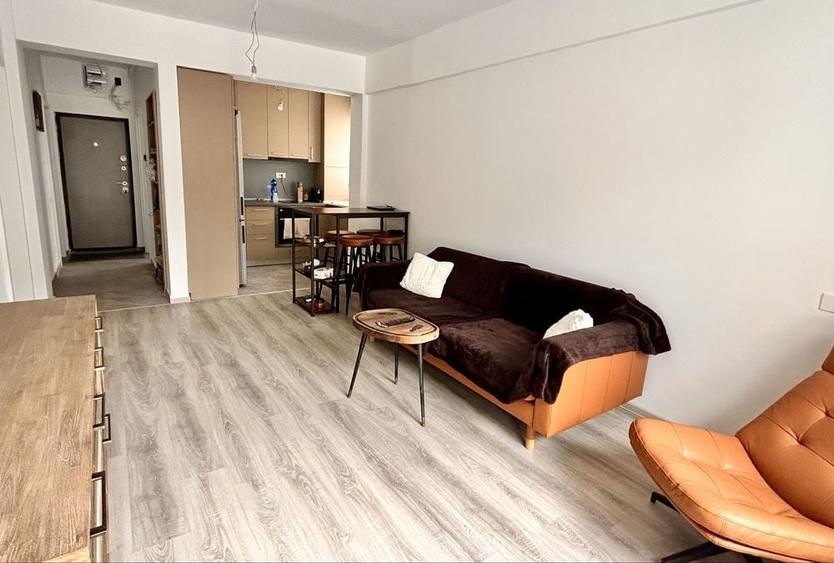 Apartament cu 3 camere decomandat în Șerban Vodă