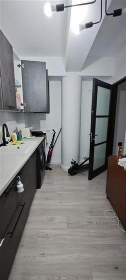 Apartament cu 3 camere decomandat, mobilat în Bucșinescu