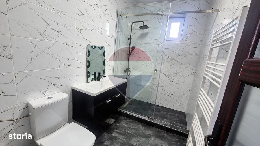 Casă cu 3 camere cu Teren 29600 Mp în Valea