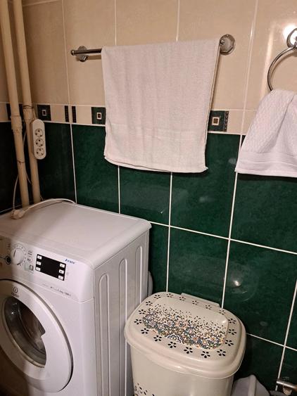 Apartament cu 2 camere decomandat în Rovine