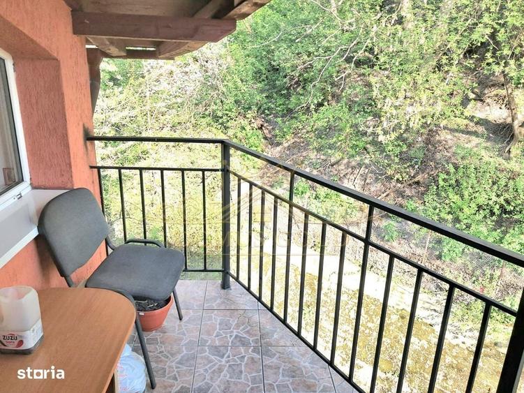 Apartament cu 3 camere decomandat în Plopilor
