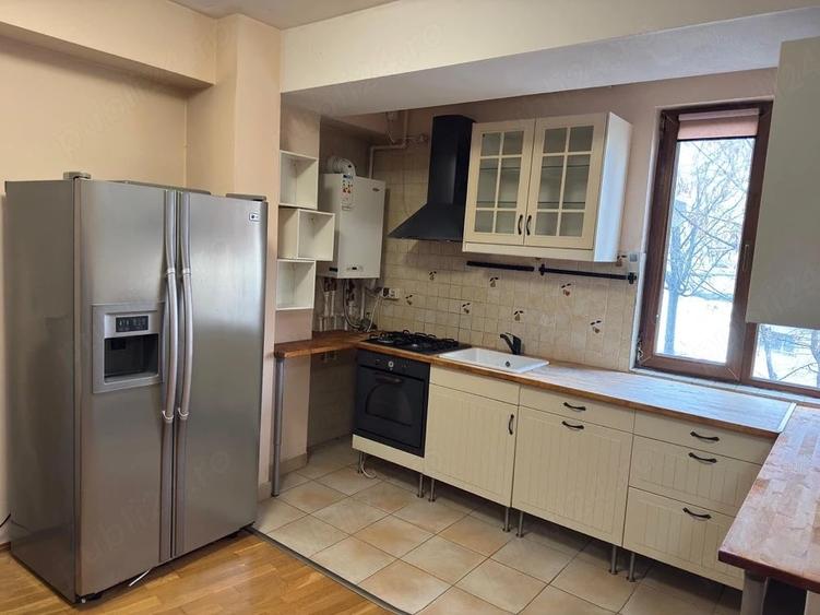Apartament cu 2 camere nedecomandat în Vitan