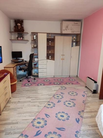 Apartament cu 2 camere semidecomandat în Mărăști