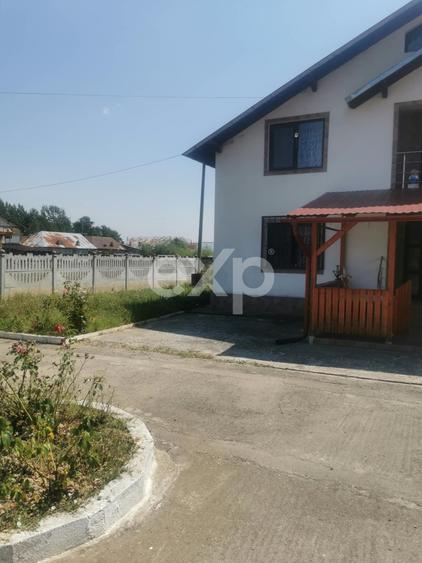 Casă individuală cu 5 camere cu Teren 700 Mp în Ungureni (Dragomirești)