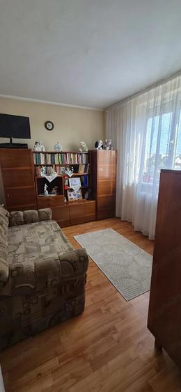 Apartament cu 2 camere semidecomandat în Exterior Vest