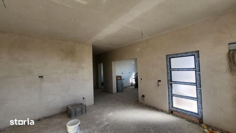 Casă cu 3 camere cu Teren 130 Mp în Prundu