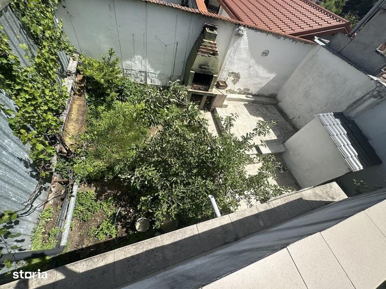 Casă cu 4 camere în Central