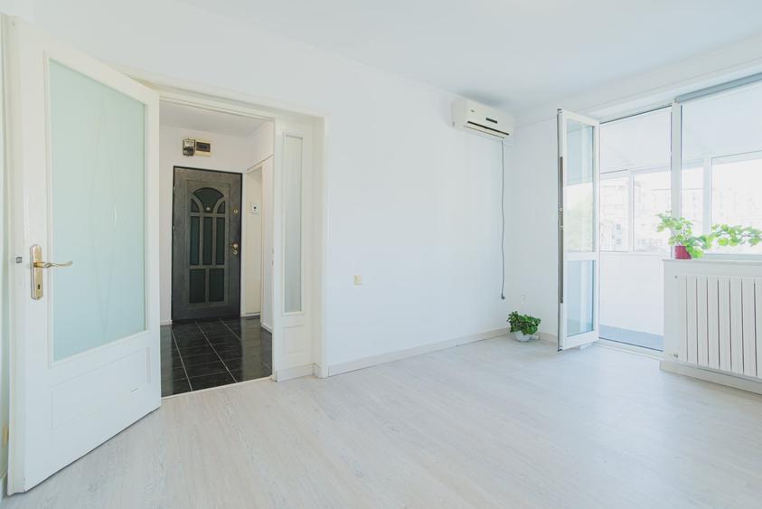 Apartament cu 2 camere semidecomandat, mobilat în City Park Mall