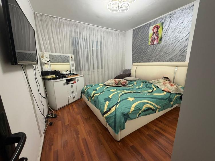 Apartament cu 4 camere semidecomandat, mobilat în Dristor