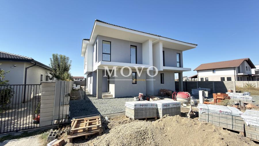 Duplex cu 4 camere cu Canalizare în Moșnița Nouă