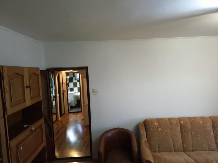 Apartament cu 2 camere decomandat în Teilor