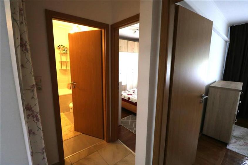 Apartament cu 3 camere decomandat, mobilat în Torontalului