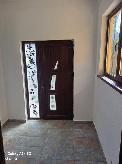 Casă cu 6 camere cu Teren 500 Mp în Cazasu