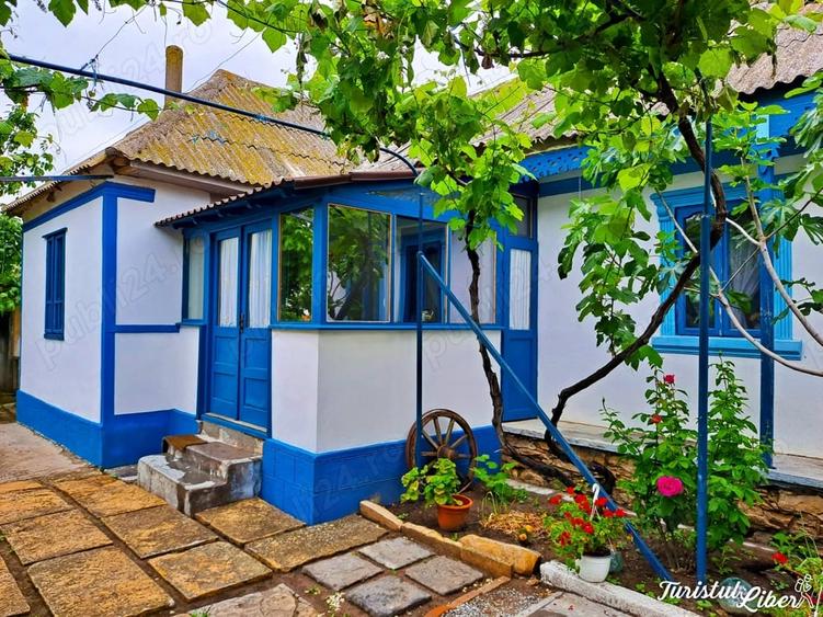Casă cu 3 camere cu Teren 1051 Mp în Jurilovca