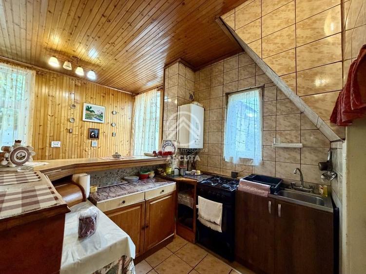 Casă cu 5 camere cu Canalizare în Dâmbul Rotund