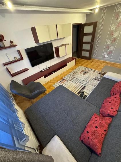 Apartament cu 3 camere decomandat în Plopilor