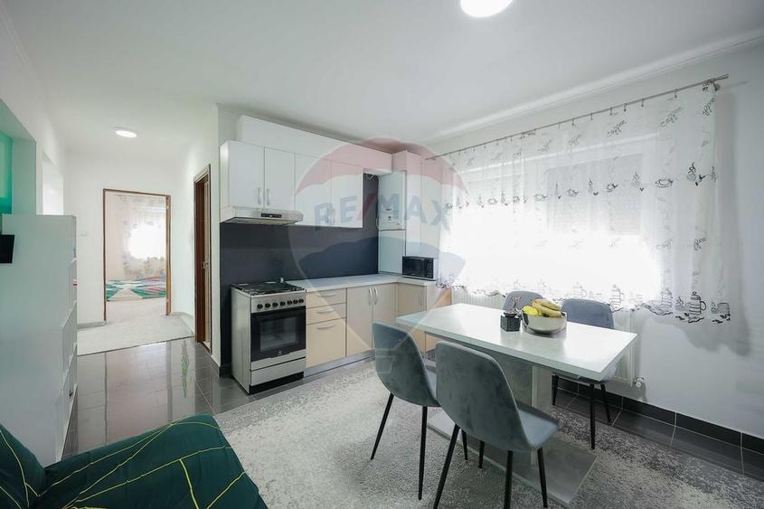 Apartament cu 3 camere decomandat în Nord-Est