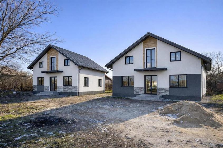 Casă cu 3 camere cu Canalizare în Pădureni
