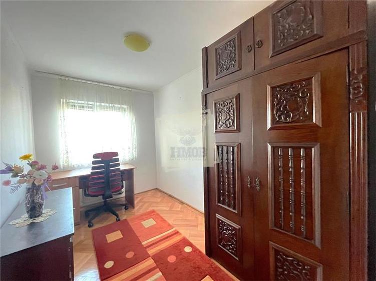 Apartament cu 3 camere decomandat, mobilat în Central