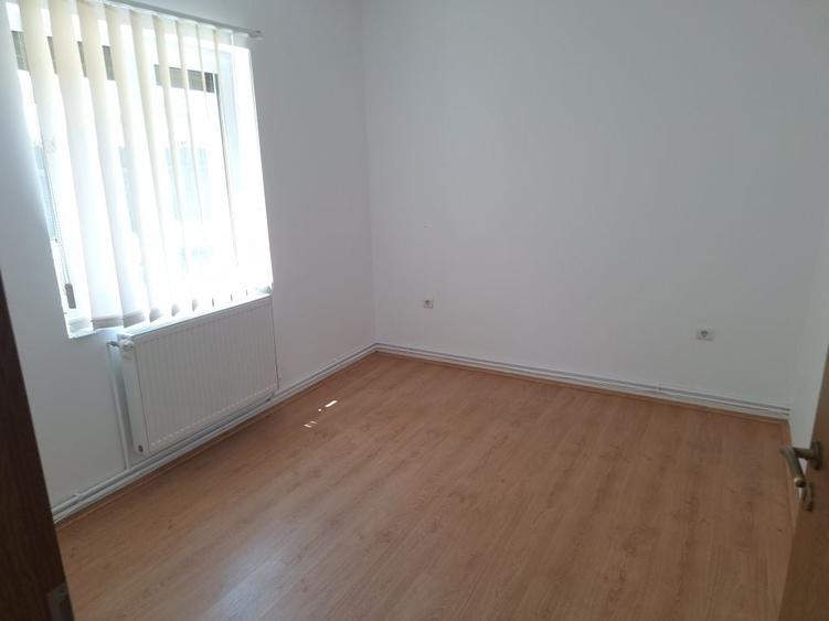 Spațiu comercial, de 76 mp, în Dumbrăvița