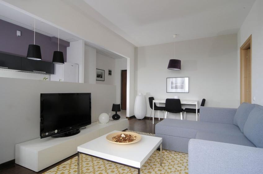 Apartament cu 2 camere semidecomandat, mobilat în Băneasa