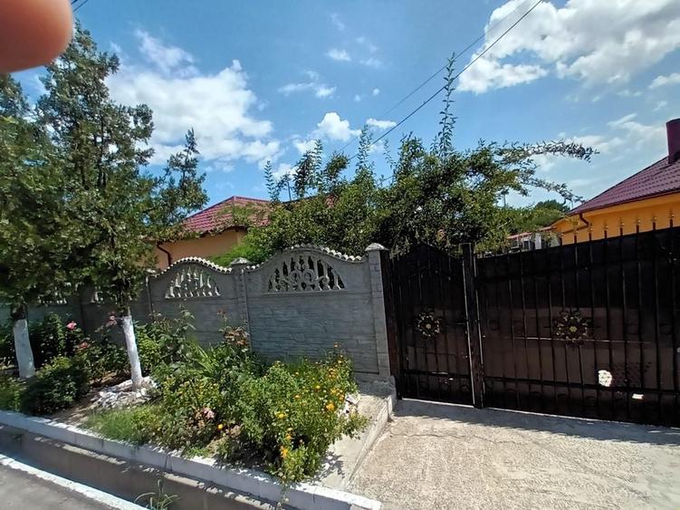 Casă cu 4 camere în Fântânele