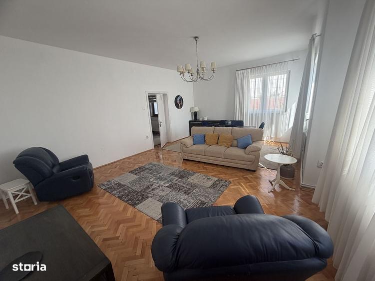 Casă cu 4 camere decomandat cu Teren 200 Mp în Sub Arini