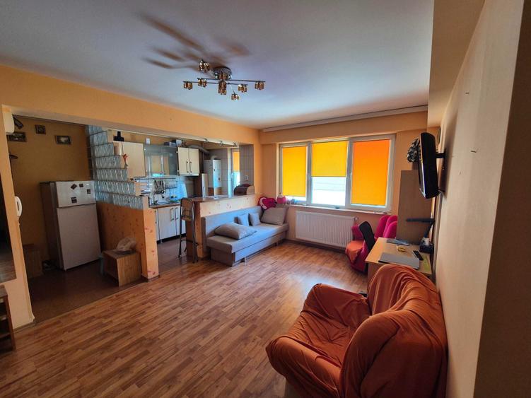 Apartament cu 2 camere semidecomandat în Prelungirea Ghencea
