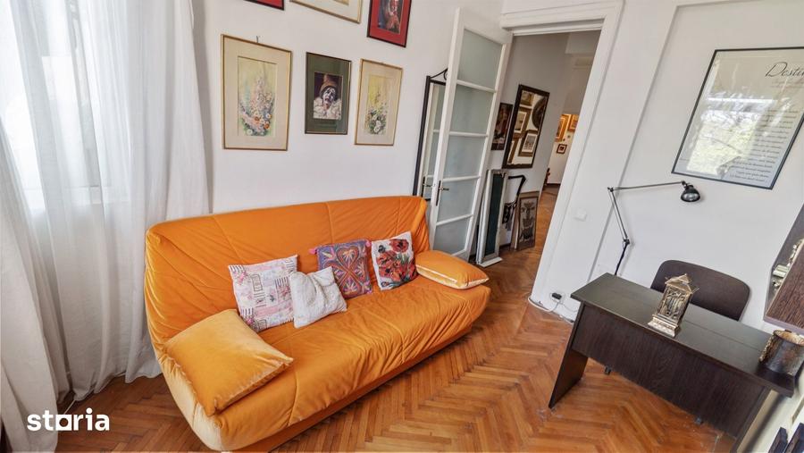 Apartament cu 3 camere în Centrul Civic