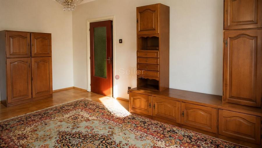 Apartament cu 3 camere decomandat în Județean