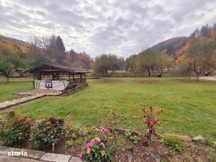 Casă cu 4 camere decomandat în Central