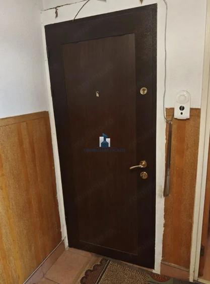 Apartament cu 3 camere decomandat în Berceni