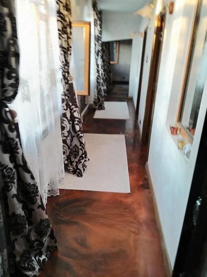 Casă cu Teren 100 Mp în Sihlea