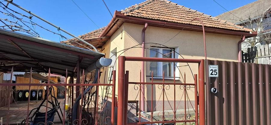 Casă cu 2 camere în Dâmbul Rotund