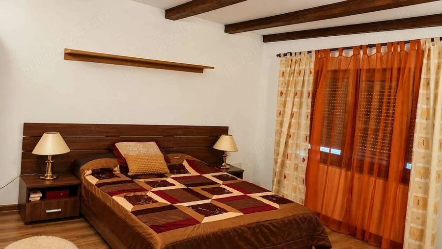 Casă cu Teren 3503 Mp în Linia din Vale