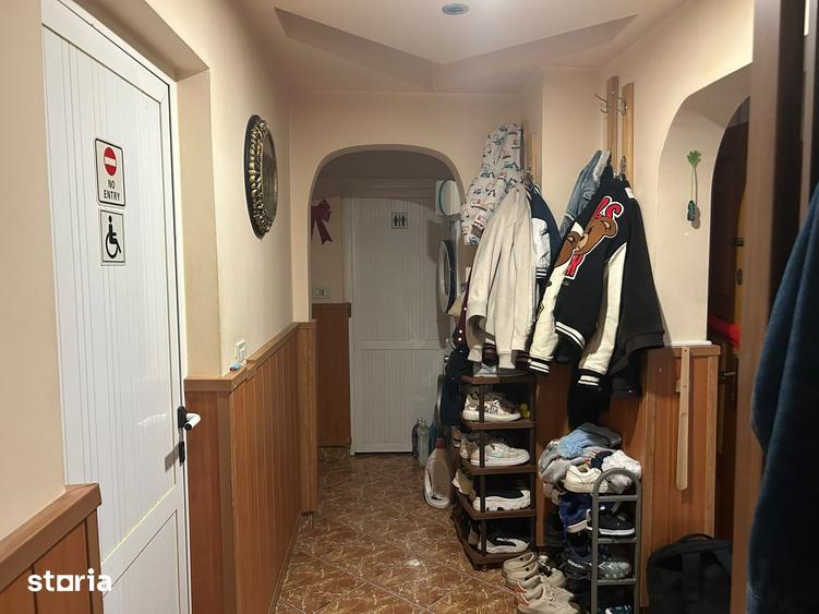 Apartament cu 4 camere decomandat în Prundu