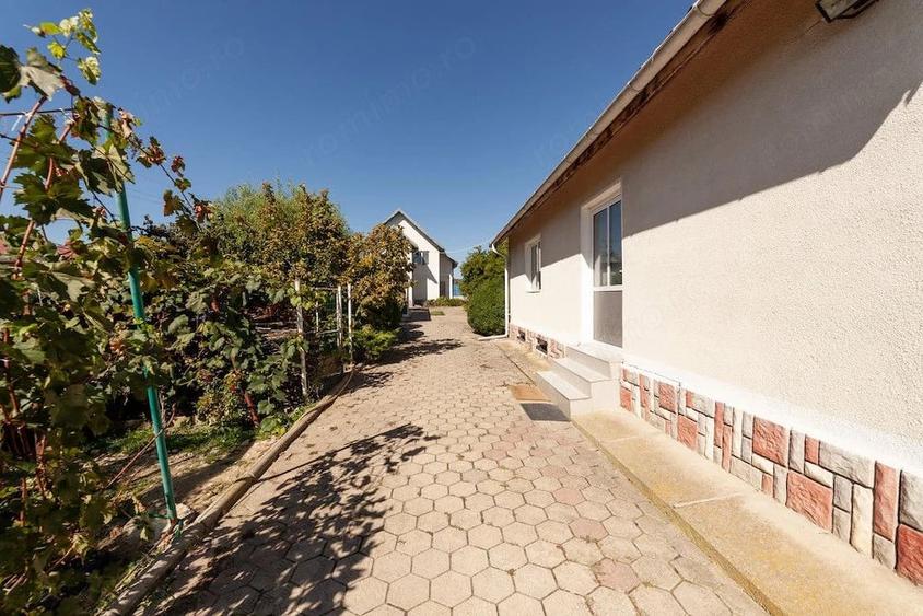 Casă cu 2 camere cu Teren 5000 Mp în Dârmănești