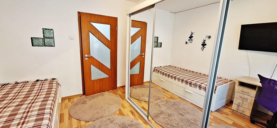 Racadau, la poalele Tampei, apartament 3 camere mobilat/utilat 600Euro - 9